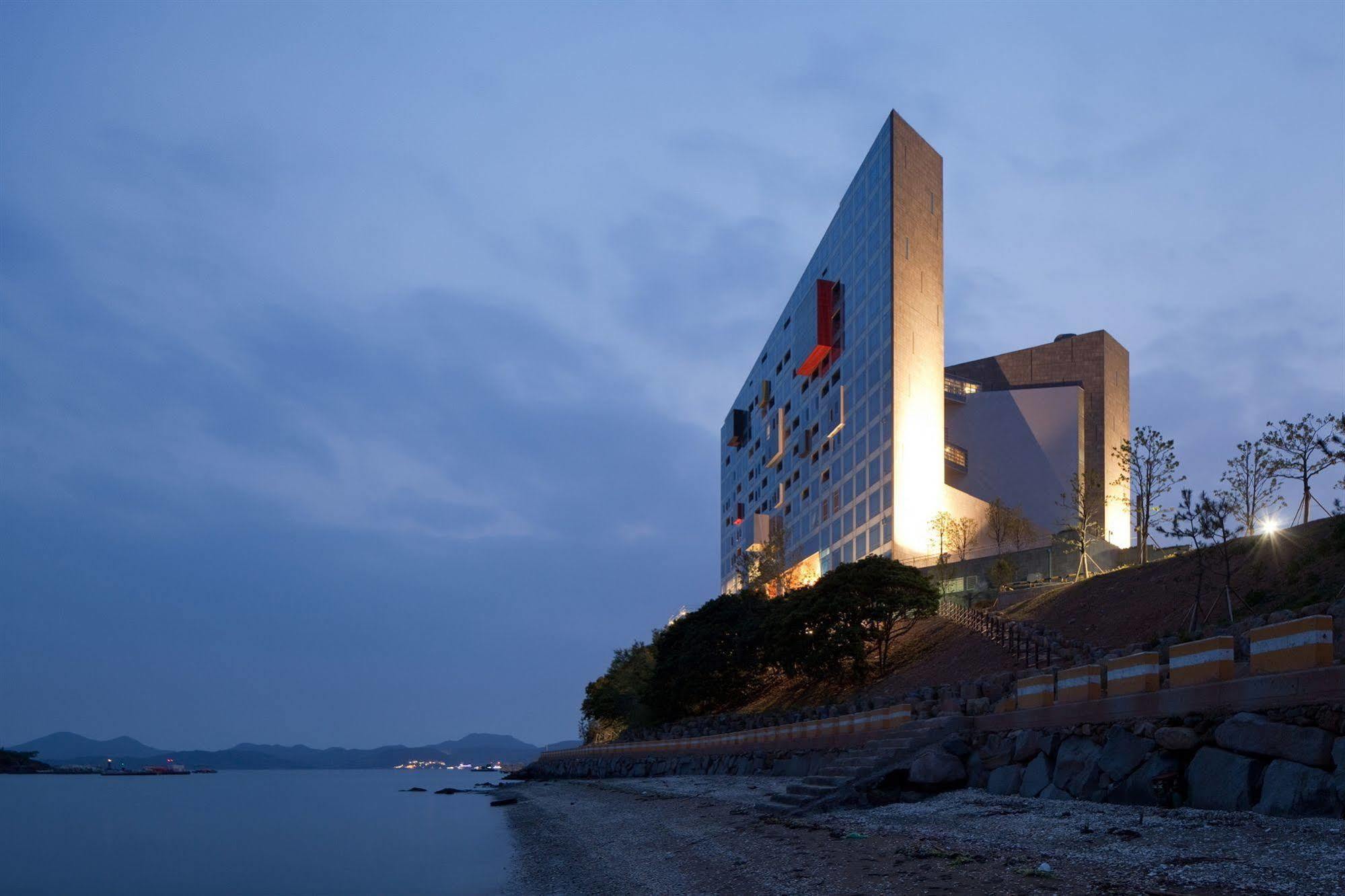 Hidden Bay Hotel Joszu Kültér fotó